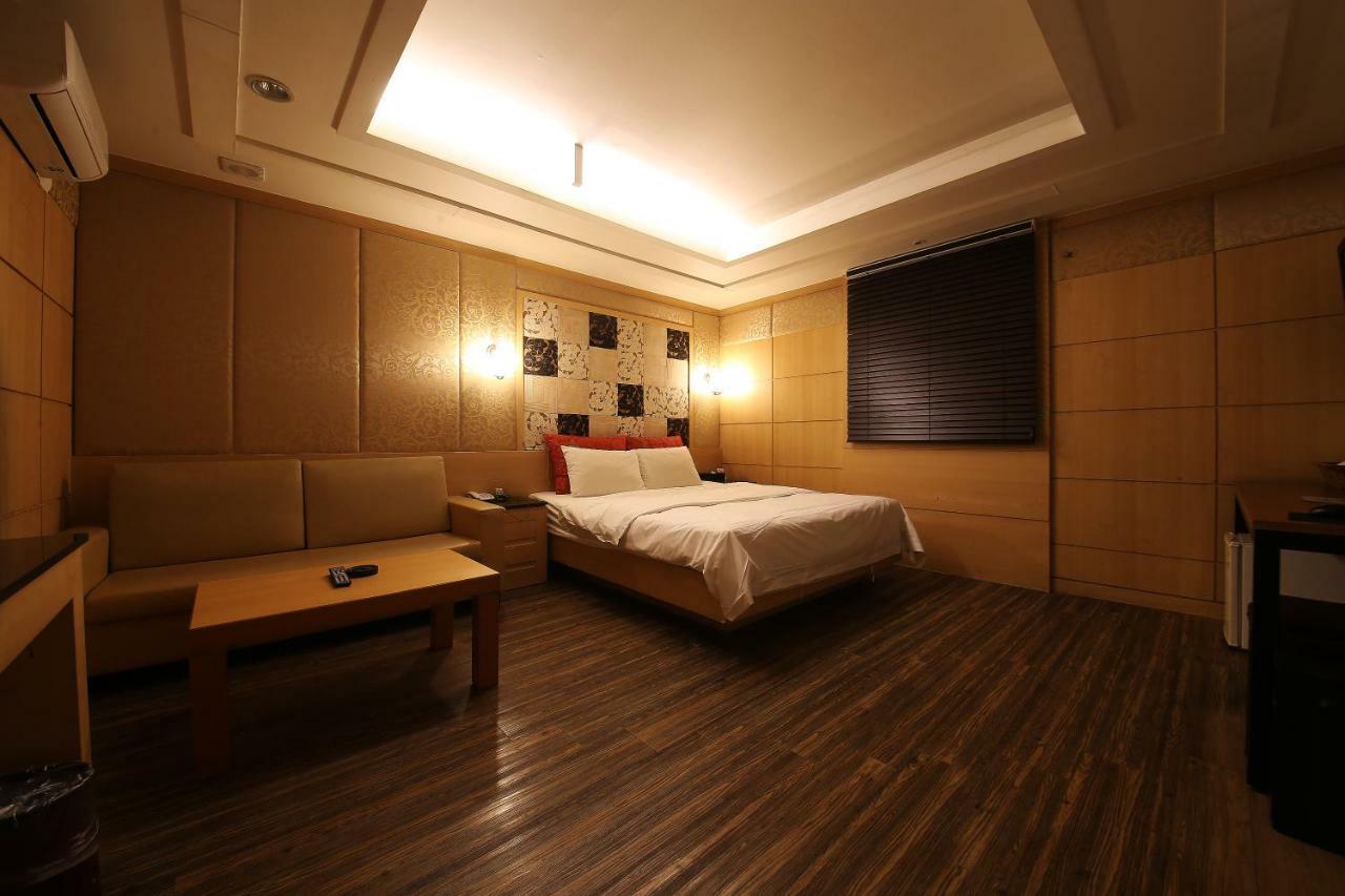 Hotel Valentine กวังมยอง ภายนอก รูปภาพ