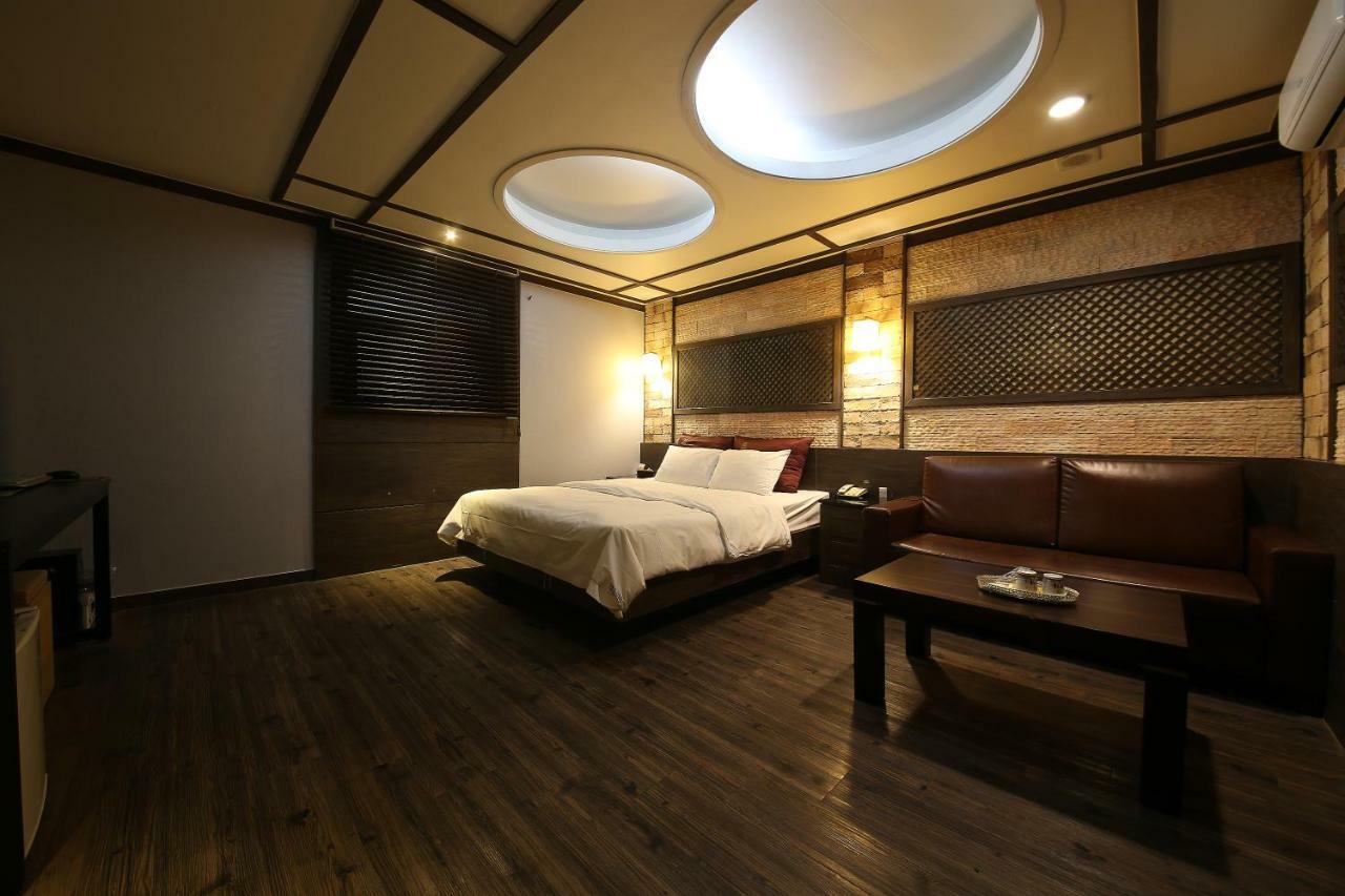 Hotel Valentine กวังมยอง ภายนอก รูปภาพ